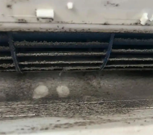 龙泉驿空调吹的风有股烧焦味是怎么回事